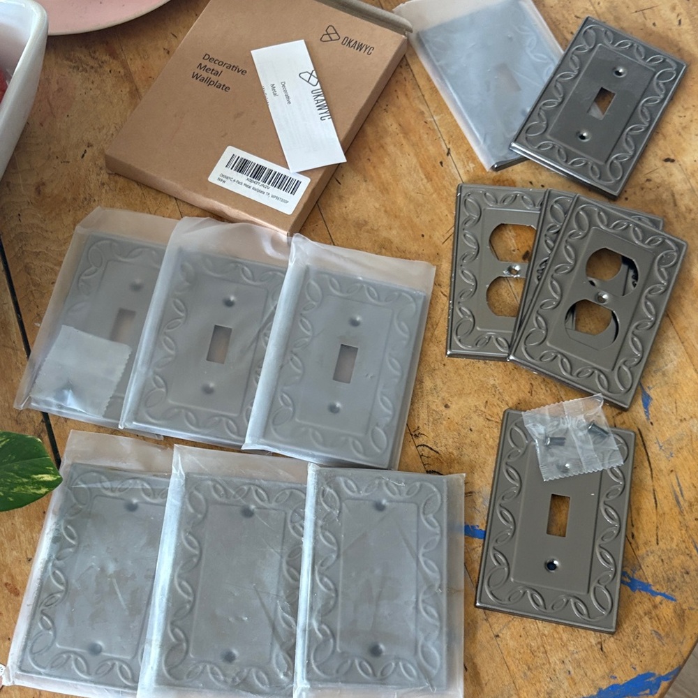Decorative Metal Wallplate Covers - brushed silver (lot)